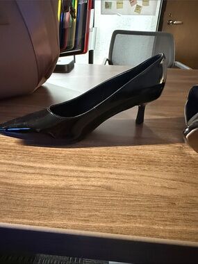 Calvin Klein Black Patent Pointed-Toe Heel Pumps